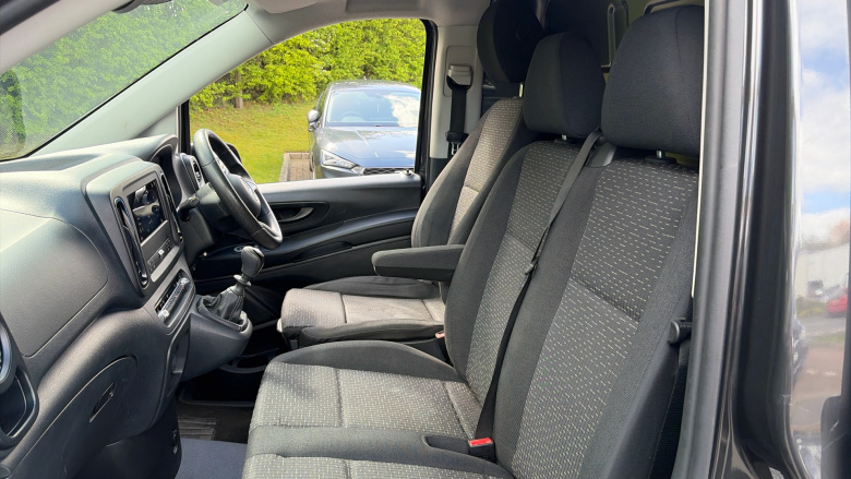 Mercedes-Benz Vito L2 Diesel Rwd 114CDI Pro Van